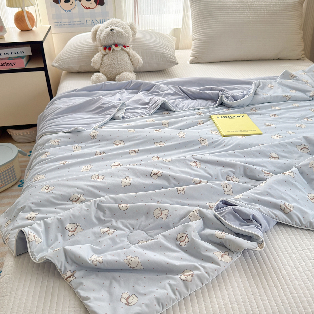 91家纺网 家纺一手货源 找家纺 亿梵家居 2026新款锦氨印花凉感夏被 纳瑞小狗