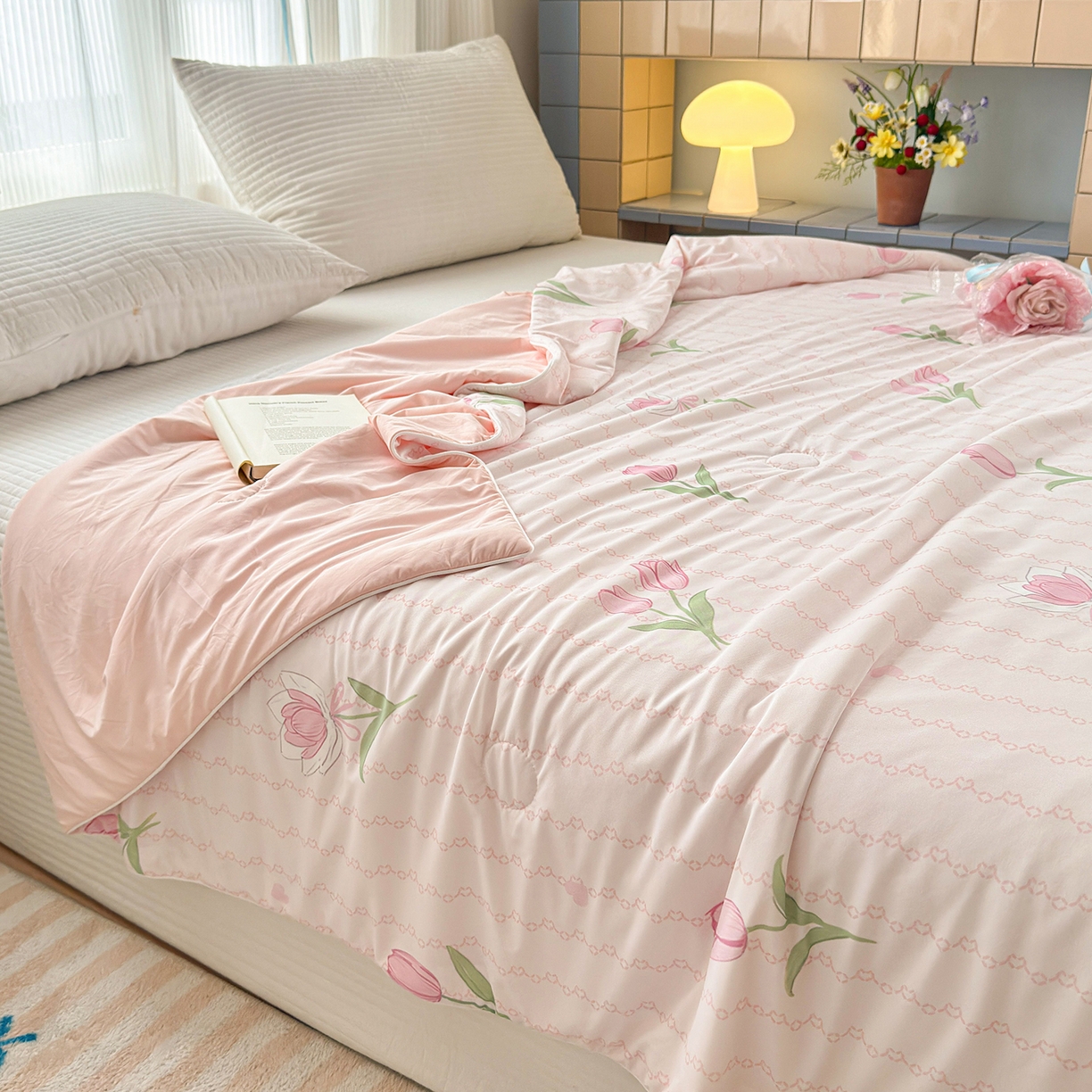 91家纺网 家纺一手货源 找家纺 亿梵家居 2026新款锦氨印花凉感夏被 盛夏-粉