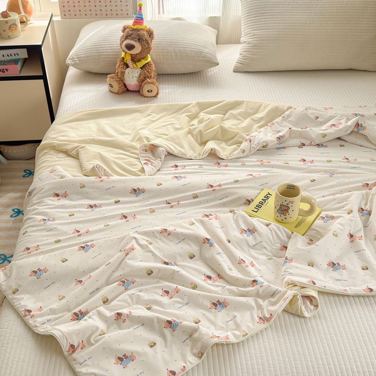 91家纺网 家纺一手货源 找家纺 亿梵家居 2026新款锦氨印花凉感夏被 俏皮小狗