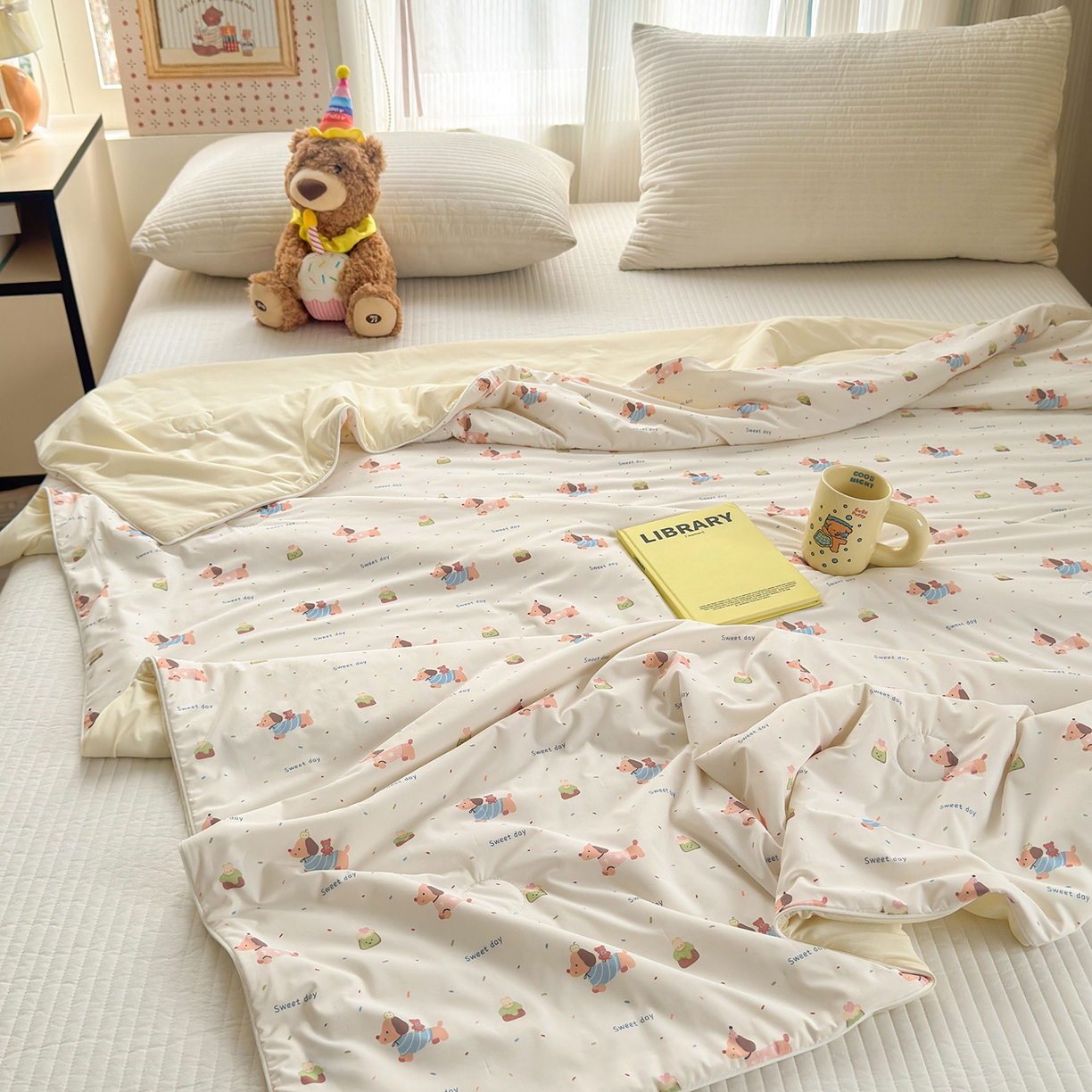 91家纺网 家纺一手货源 找家纺 亿梵家居 2026新款锦氨印花凉感夏被 俏皮小狗