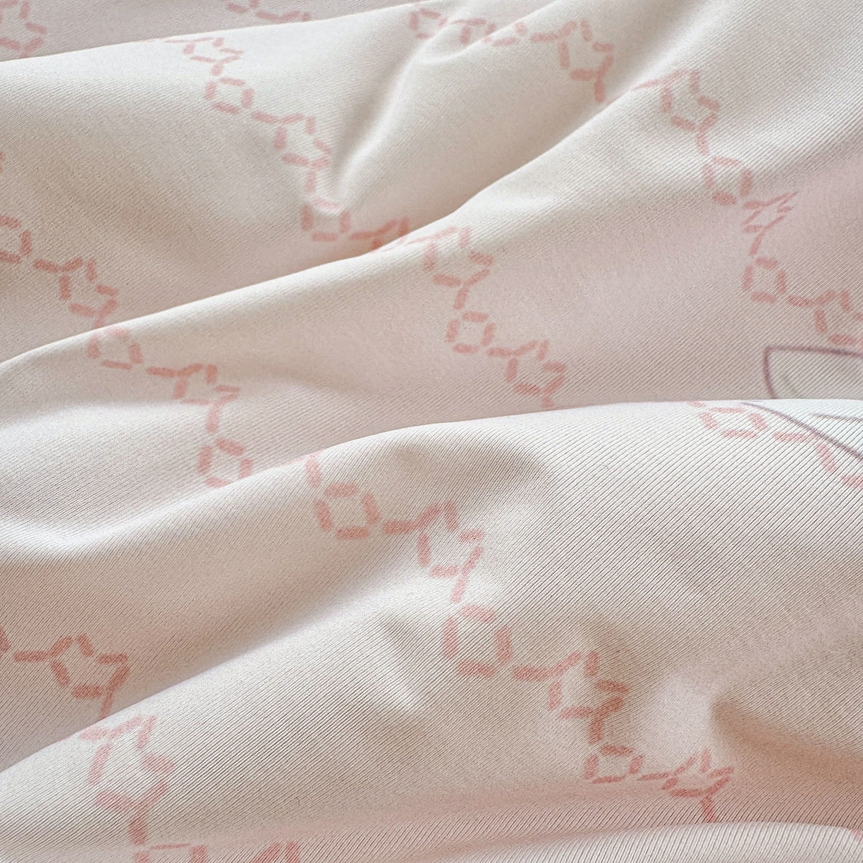 91家纺网 家纺一手货源 找家纺 亿梵家居 2026新款锦氨印花凉感夏被 盛夏-粉