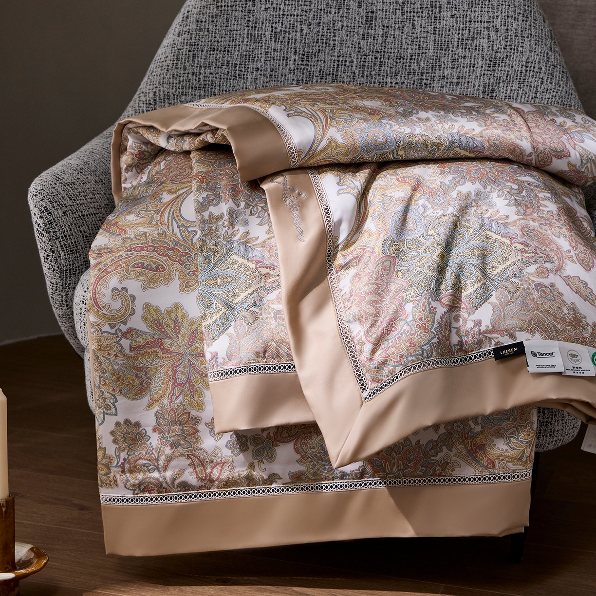 91家纺网 家纺一手货源 找家纺 丽笙被芯 2026新款兰精天丝数码印花蚕丝镂空夏被夏凉被空调被 格雷特-咖