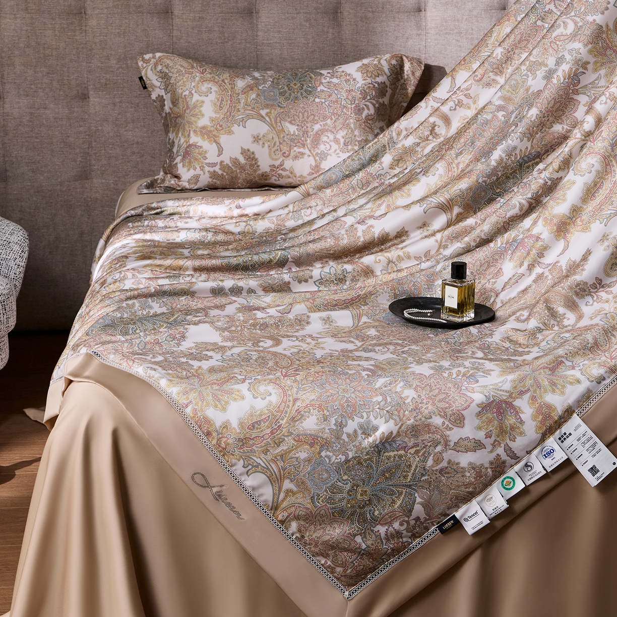 91家纺网 家纺一手货源 找家纺 丽笙被芯 2026新款兰精天丝数码印花蚕丝镂空夏被夏凉被空调被 格雷特-咖