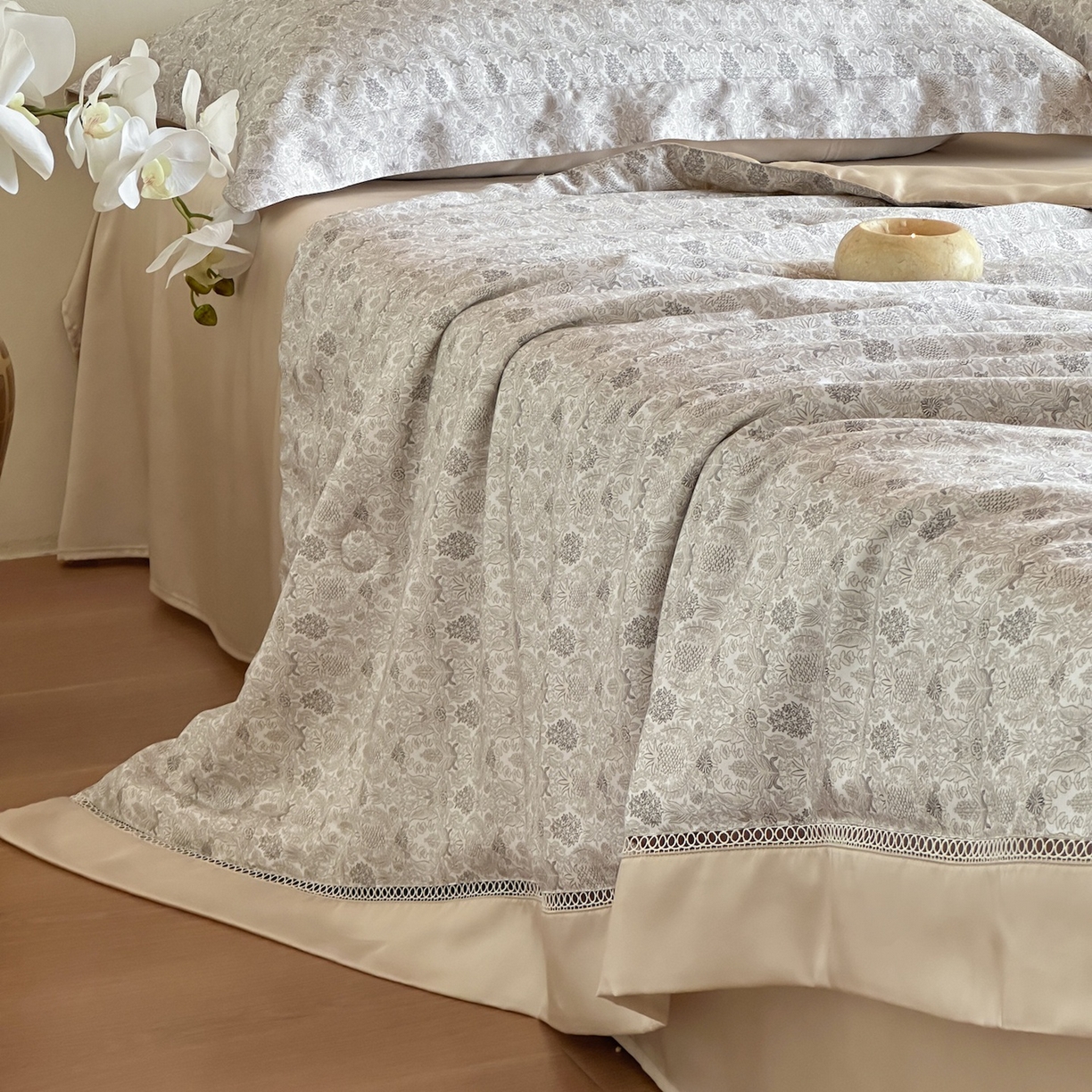 91家纺网 家纺一手货源 找家纺 丽笙被芯 2026新款A类兰精天丝数码印花Naia镂空夏被夏凉被空调被-系列二 弗里德-咖