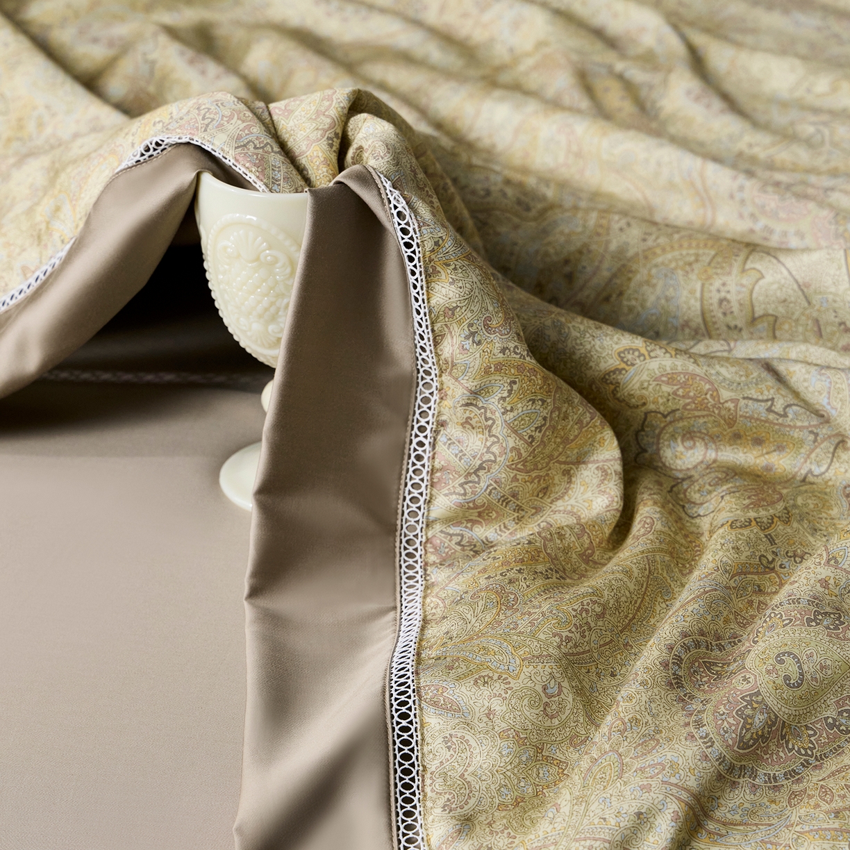 91家纺网 家纺一手货源 找家纺 丽笙被芯 2026新款兰精天丝数码印花蚕丝镂空夏被夏凉被空调被 科迪亚