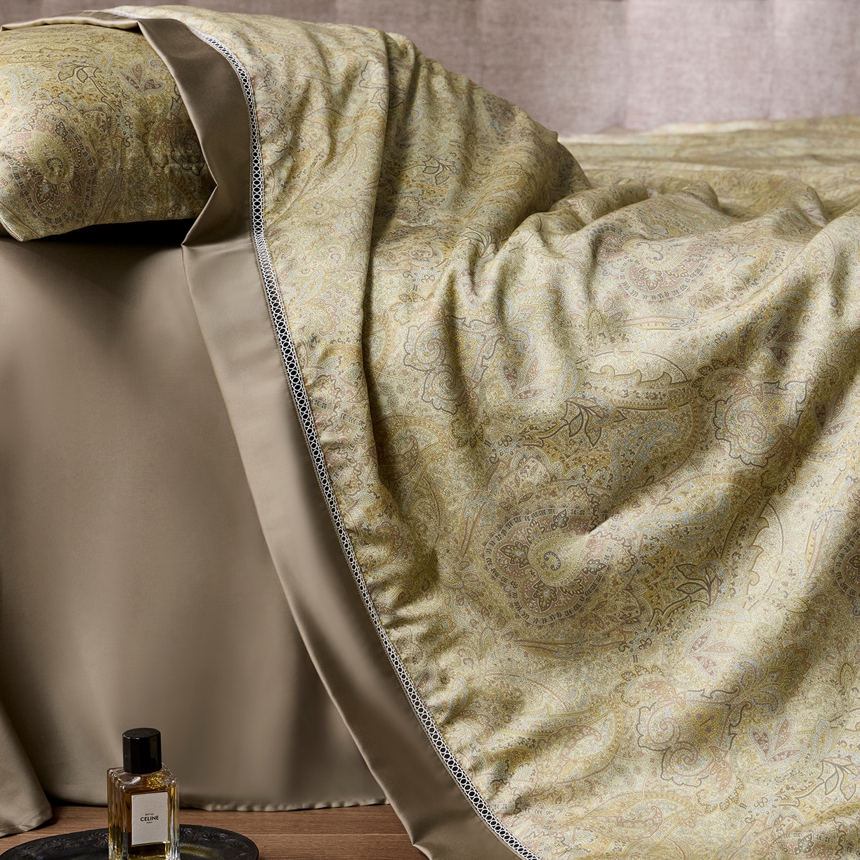 91家纺网 家纺一手货源 找家纺 丽笙被芯 2026新款兰精天丝数码印花蚕丝镂空夏被夏凉被空调被 科迪亚