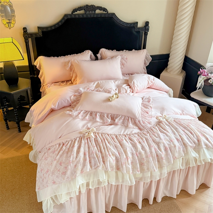 91家纺网 家纺一手货源 找家纺 富盛家纺 2026新款水洗亲肤棉雪纺蕾丝刺绣法式床裙韩版四件套 浪漫主义-粉