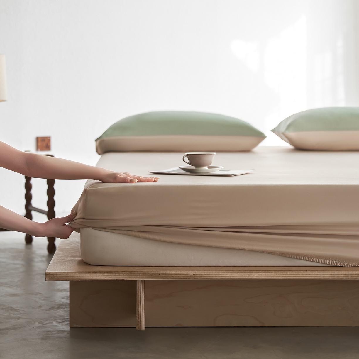 91家纺网 家纺一手货源 找家纺 轩和家居 2026新款60支奥地利兰精天丝四件套 春熙绿+铂光金