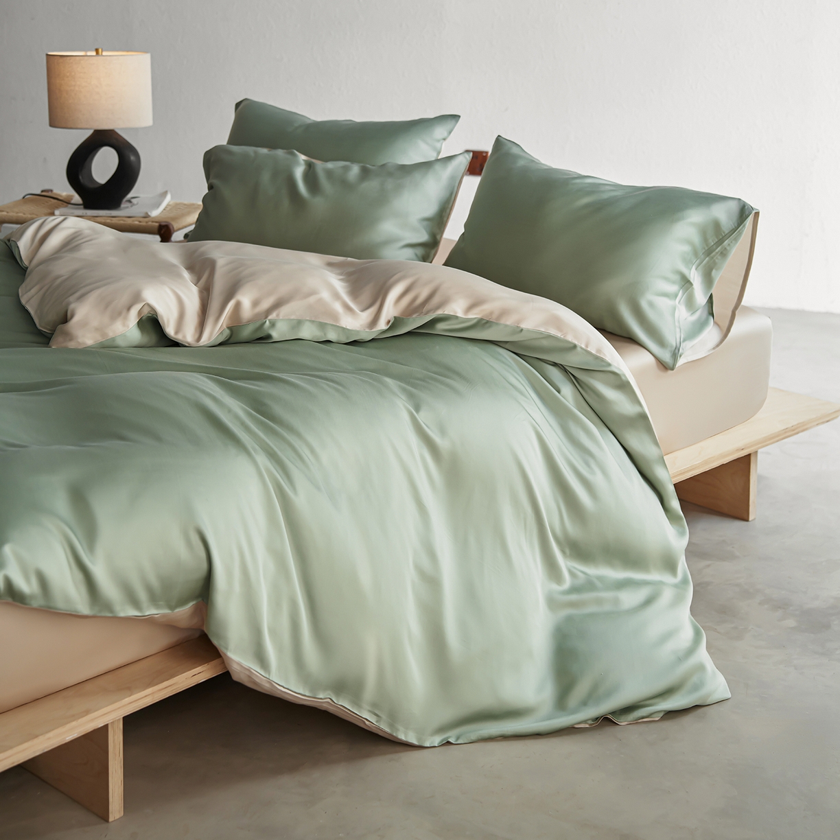 91家纺网 家纺一手货源 找家纺 轩和家居 2026新款60支奥地利兰精天丝四件套 春熙绿+铂光金