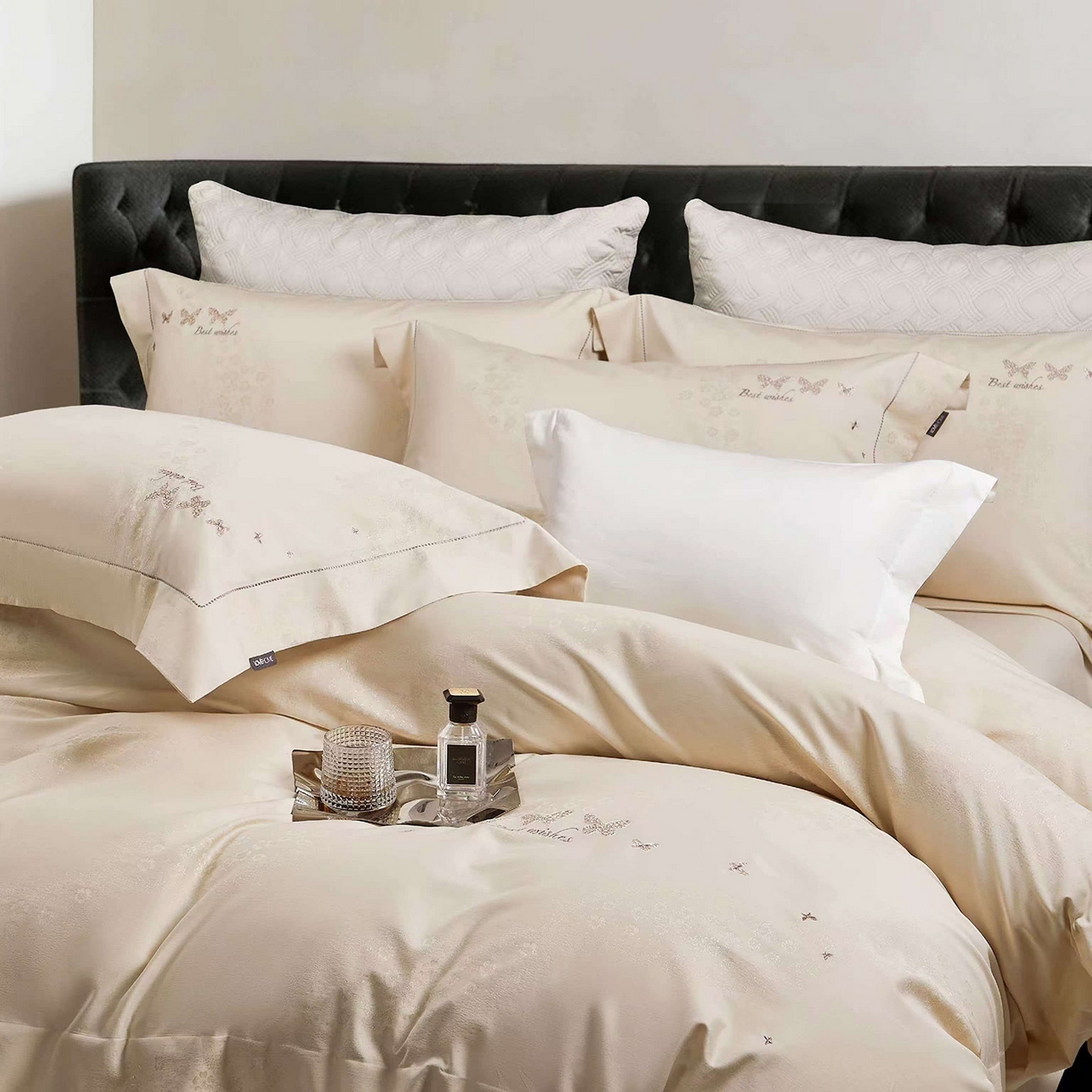 91家纺网 家纺一手货源 找家纺 玖玖爱家纺 2026新款全棉色织提花绣花四件套-梦蝶 梦蝶-香槟