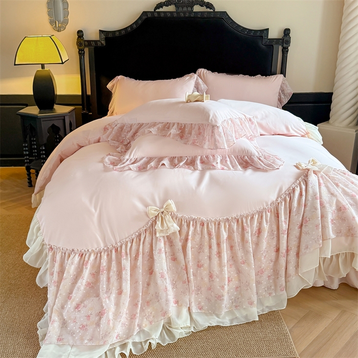 91家纺网 家纺一手货源 找家纺 富盛家纺 2026新款水洗亲肤棉雪纺蕾丝刺绣法式床裙韩版四件套 浪漫主义-粉