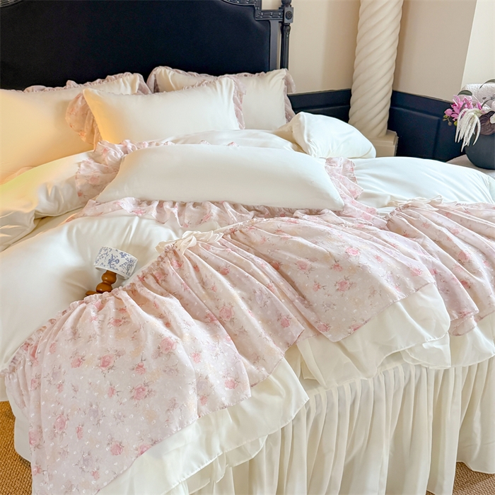 91家纺网 家纺一手货源 找家纺 富盛家纺 2026新款水洗亲肤棉雪纺蕾丝刺绣法式床裙韩版四件套 浪漫主义-米白