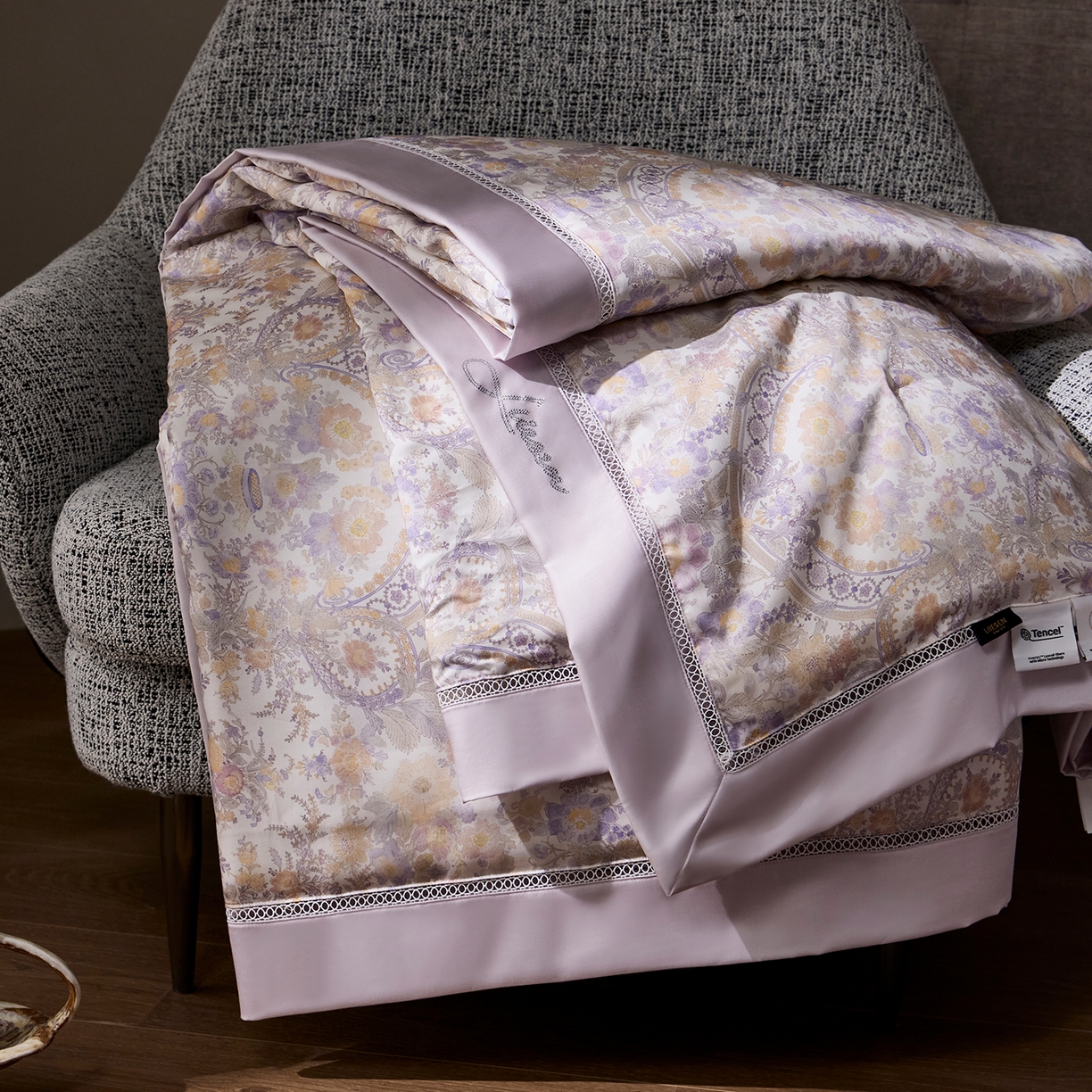 91家纺网 家纺一手货源 找家纺 丽笙被芯 2026新款兰精天丝数码印花蚕丝镂空夏被夏凉被空调被 蜜丝欧-黄