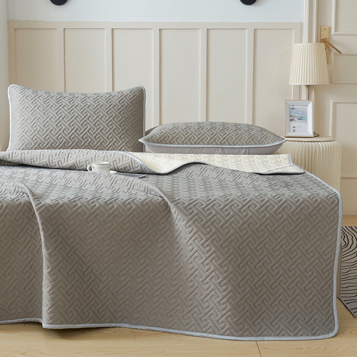 91家纺网 家纺一手货源 找家纺 玖玖爱家纺 2026新款天然水洗乳胶凉感丝凉席三件套 灰