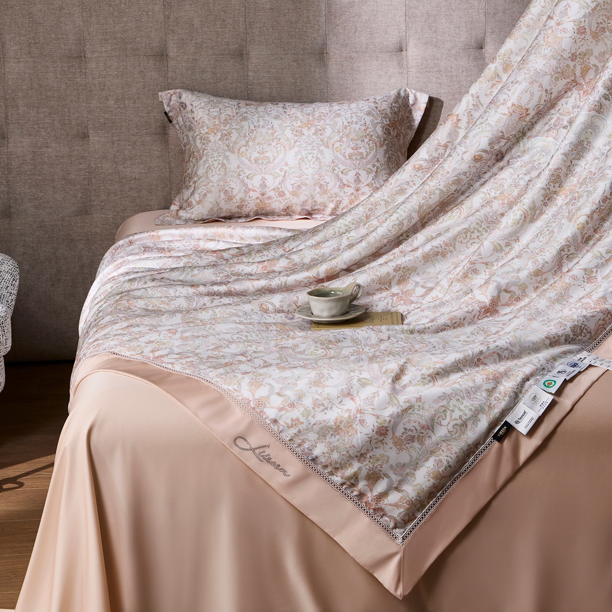 91家纺网 家纺一手货源 找家纺 丽笙被芯 2026新款兰精天丝数码印花蚕丝镂空夏被夏凉被空调被 潘纳托尼-黄