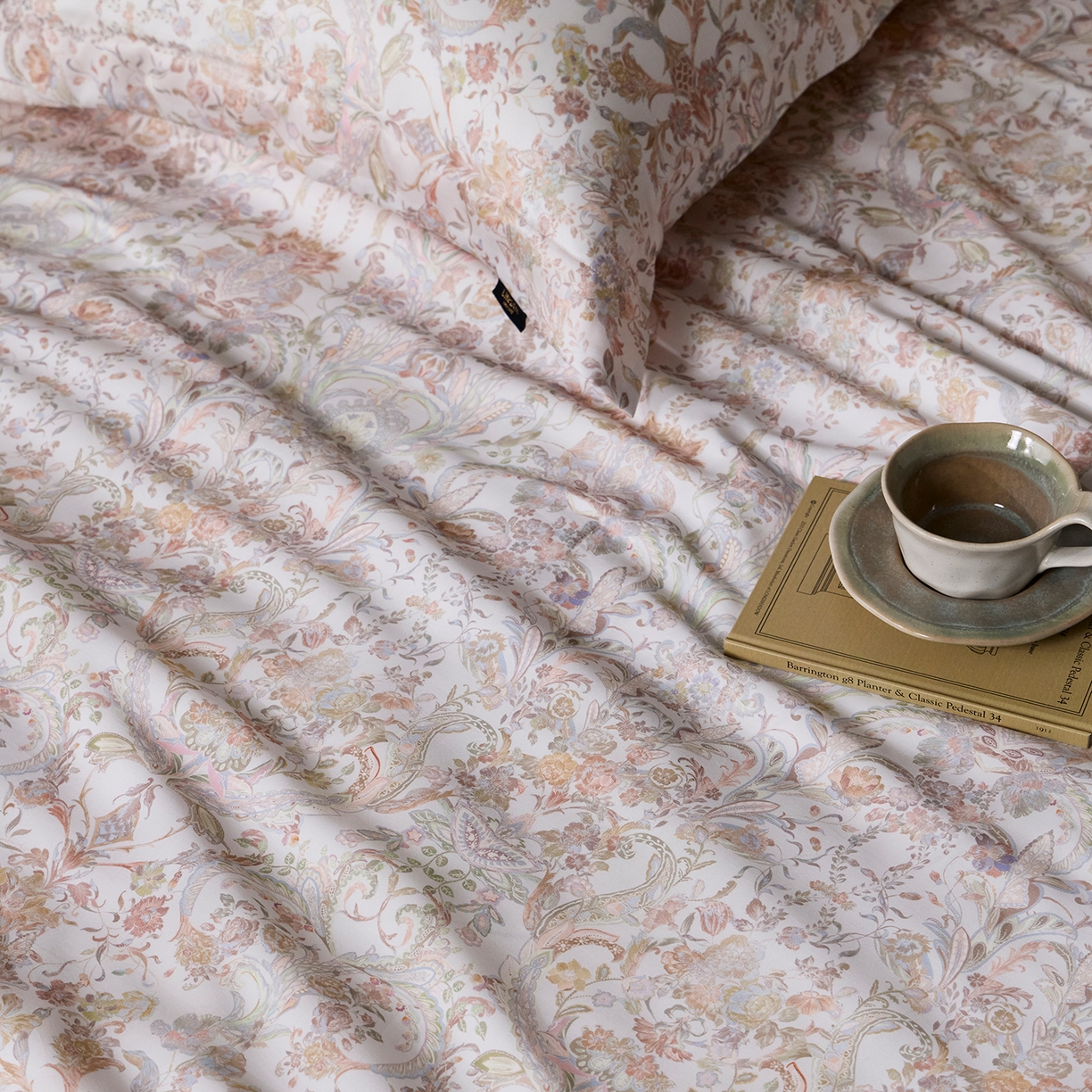 91家纺网 家纺一手货源 找家纺 丽笙被芯 2026新款兰精天丝数码印花蚕丝镂空夏被夏凉被空调被 潘纳托尼-黄