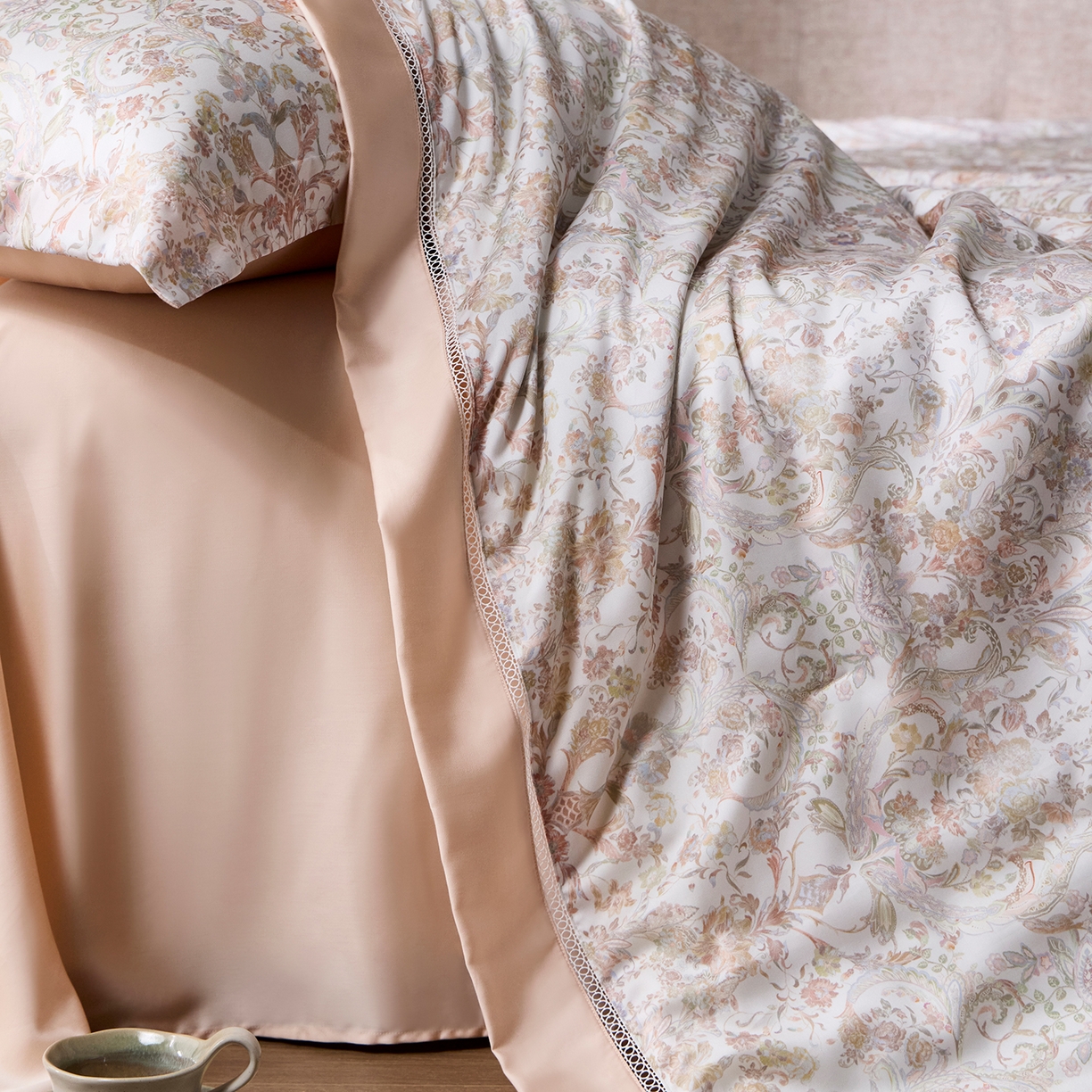 91家纺网 家纺一手货源 找家纺 丽笙被芯 2026新款兰精天丝数码印花蚕丝镂空夏被夏凉被空调被 潘纳托尼-黄