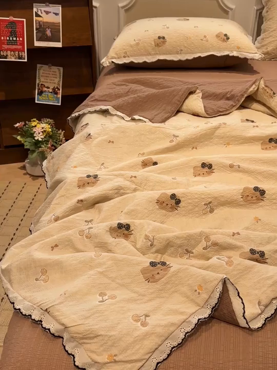 91家纺网 家纺一手货源 找家纺 一比一家纺 2026新款法式花边泡芙纱夏被四件套 甜樱喵