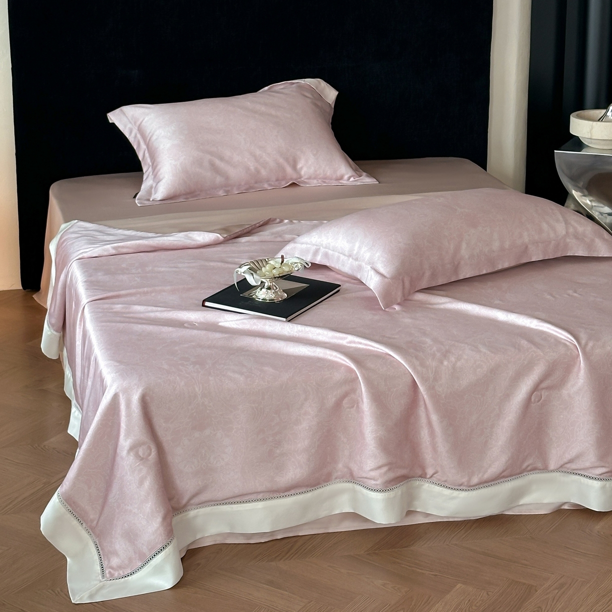 91家纺网 家纺一手货源 找家纺 丽笙被芯 2026新款A类兰精天丝数码印花Naia镂空夏被夏凉被空调被-系列二 罗莎粉