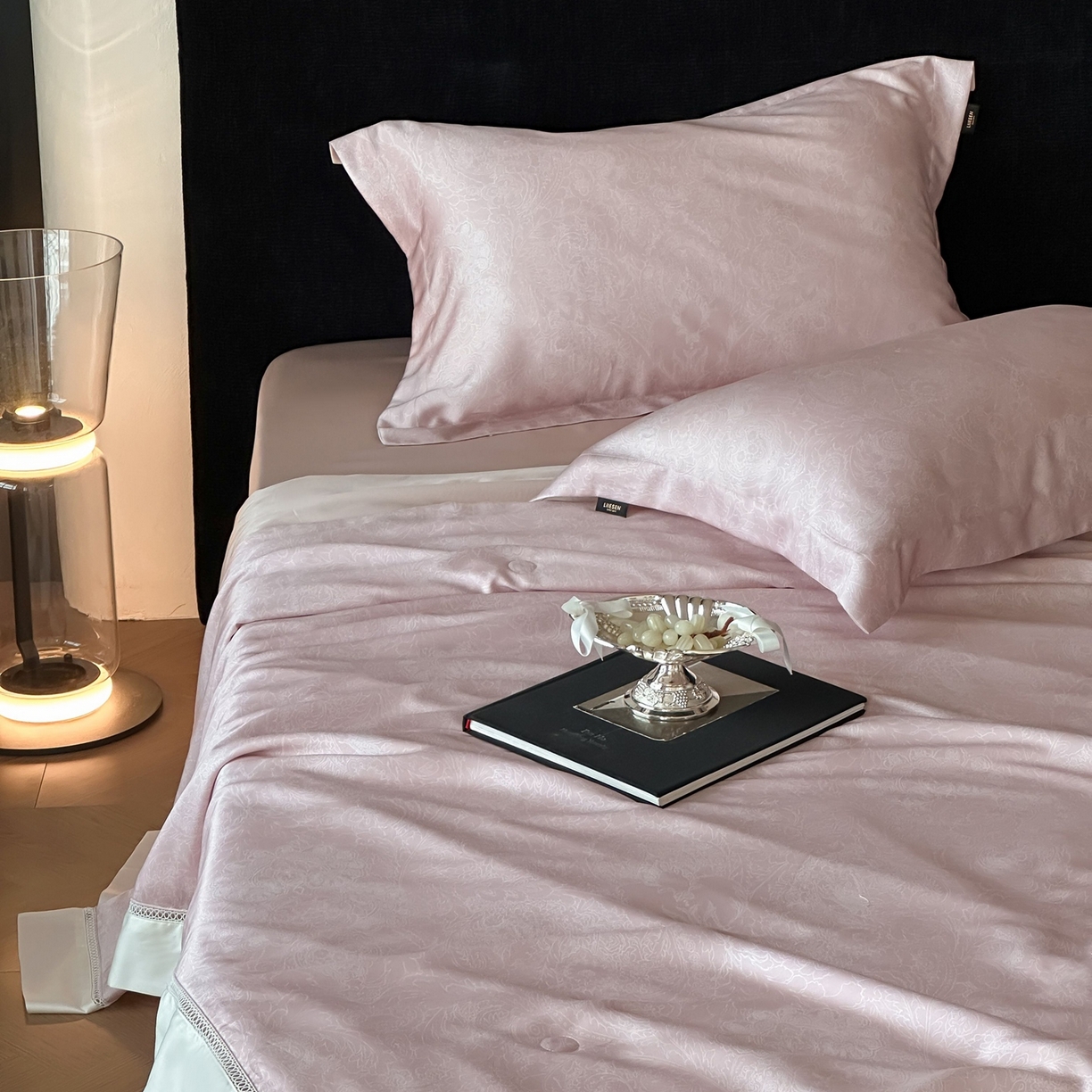 91家纺网 家纺一手货源 找家纺 丽笙被芯 2026新款A类兰精天丝数码印花Naia镂空夏被夏凉被空调被-系列二 罗莎粉