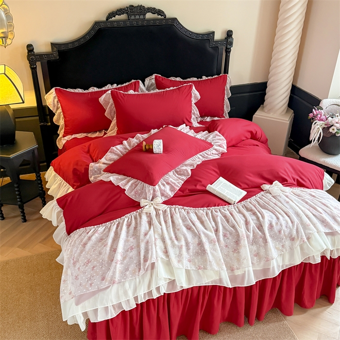 91家纺网 家纺一手货源 找家纺 富盛家纺 2026新款水洗亲肤棉雪纺蕾丝刺绣法式床裙韩版四件套 浪漫主义-大红