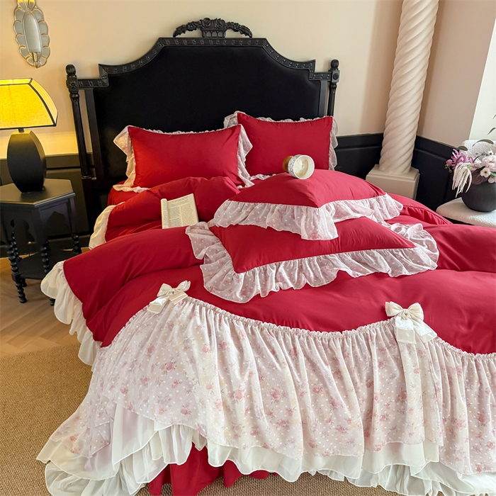 91家纺网 家纺一手货源 找家纺 富盛家纺 2026新款水洗亲肤棉雪纺蕾丝刺绣法式床裙韩版四件套 浪漫主义-大红