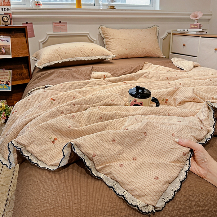 一比一家纺 2026新款法式花边泡芙纱夏被四件套 甜心咖