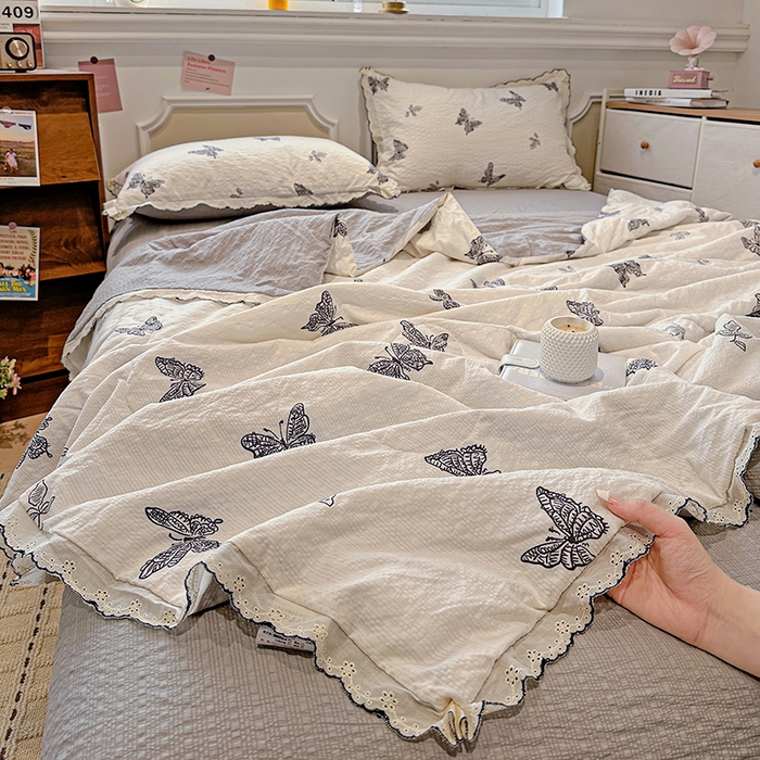 一比一家纺 2026新款法式花边泡芙纱夏被四件套 黛蝶