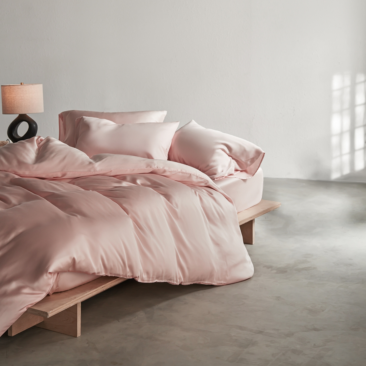 91家纺网 家纺一手货源 找家纺 轩和家居 2026新款60支奥地利兰精天丝四件套 告白粉