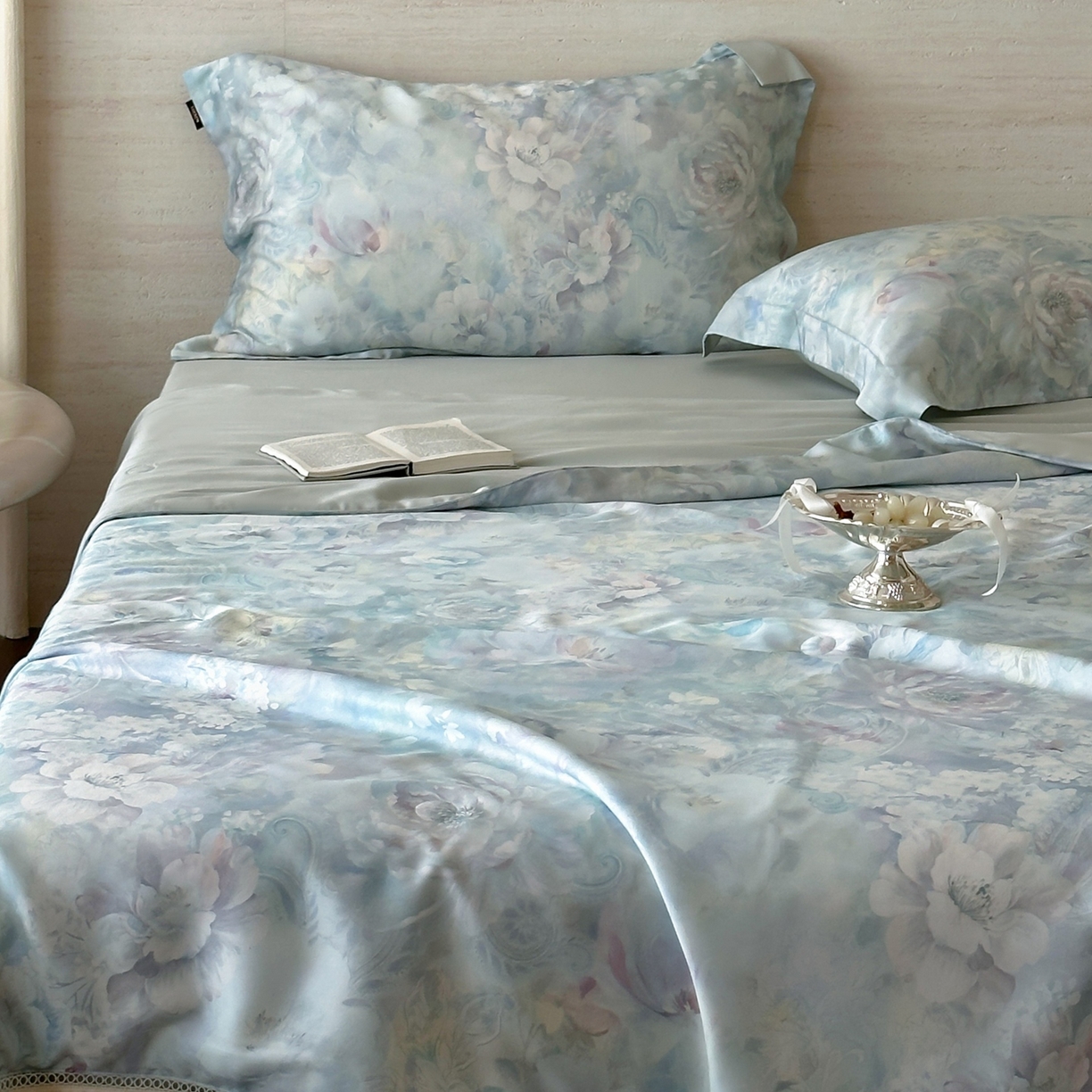 91家纺网 家纺一手货源 找家纺 丽笙被芯 2026新款A类兰精天丝数码印花Naia镂空夏被夏凉被空调被-系列二 秘密花园蓝