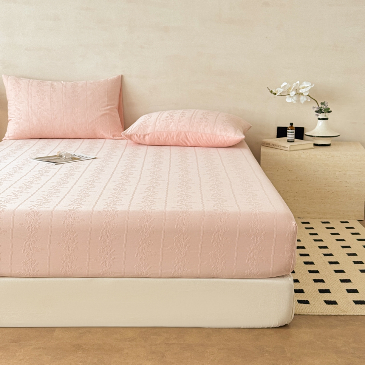 91家纺网 家纺一手货源 找家纺 （总）眠博士 2026新款60S水洗立体提花床笠-场景二