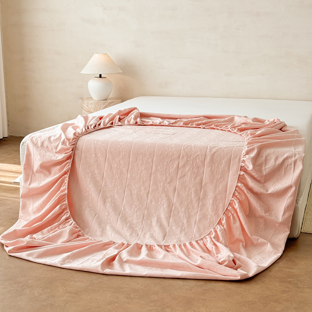 91家纺网 家纺一手货源 找家纺 （总）眠博士 2026新款60S水洗立体提花床笠-场景二