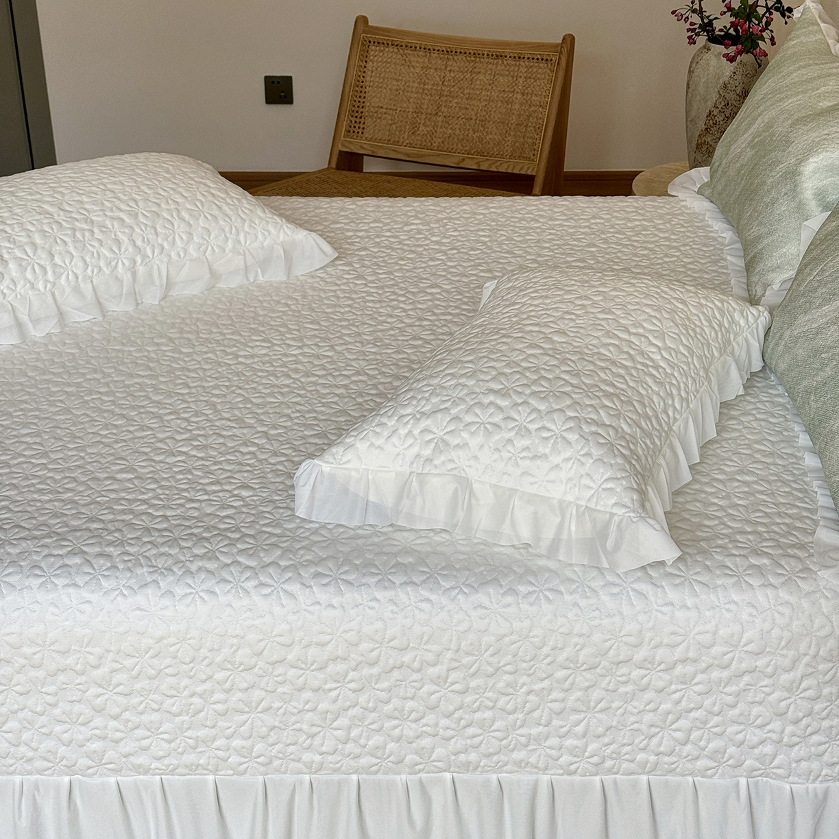 91家纺网 家纺一手货源 找家纺 傲蕾良品 2026新款韩国高分子冰丝软凉席【床裙款】 半亩花田