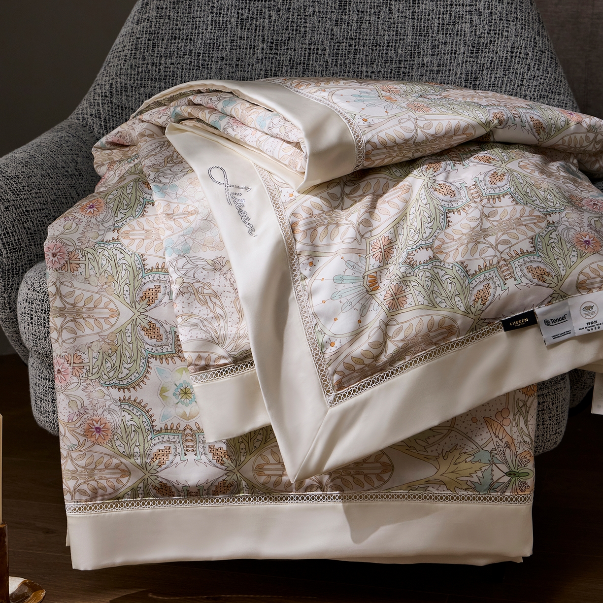 91家纺网 家纺一手货源 找家纺 丽笙被芯 2026新款兰精天丝数码印花蚕丝镂空夏被夏凉被空调被 莎布蕾