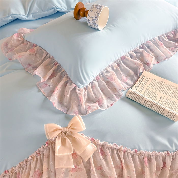 91家纺网 家纺一手货源 找家纺 富盛家纺 2026新款水洗亲肤棉雪纺蕾丝刺绣法式床裙韩版四件套 浪漫主义-蓝