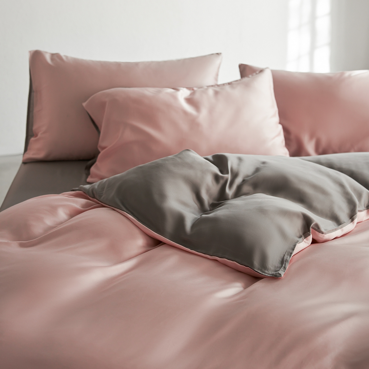 91家纺网 家纺一手货源 找家纺 轩和家居 2026新款60支奥地利兰精天丝四件套 告白粉+伯爵灰