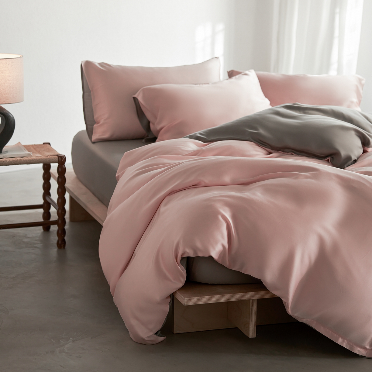 91家纺网 家纺一手货源 找家纺 轩和家居 2026新款60支奥地利兰精天丝四件套 告白粉+伯爵灰