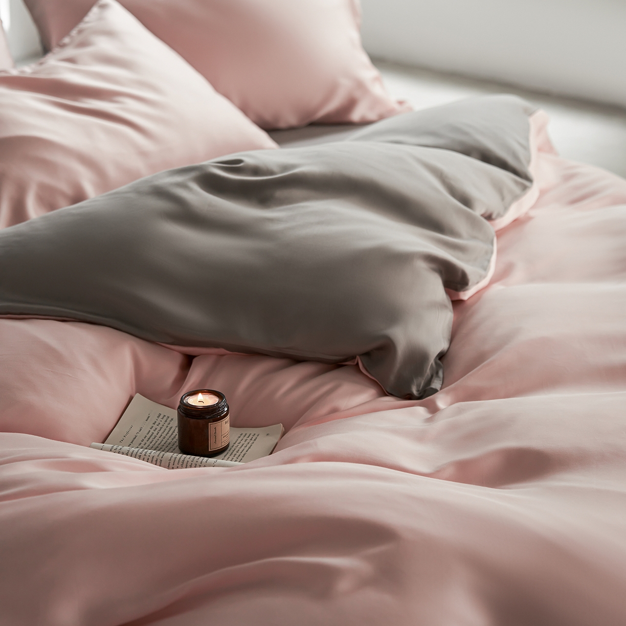 91家纺网 家纺一手货源 找家纺 轩和家居 2026新款60支奥地利兰精天丝四件套 告白粉+伯爵灰