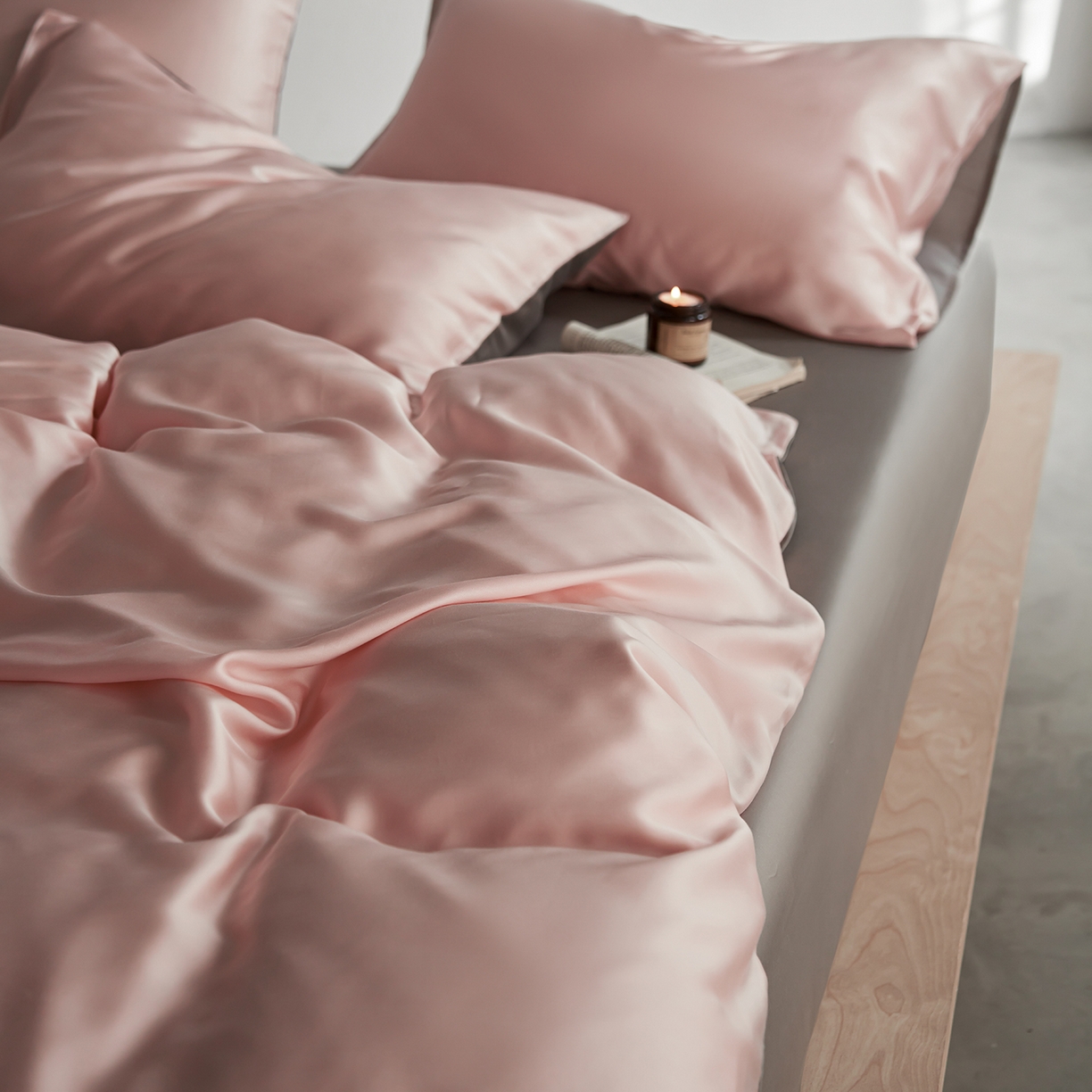 91家纺网 家纺一手货源 找家纺 轩和家居 2026新款60支奥地利兰精天丝四件套 告白粉+伯爵灰