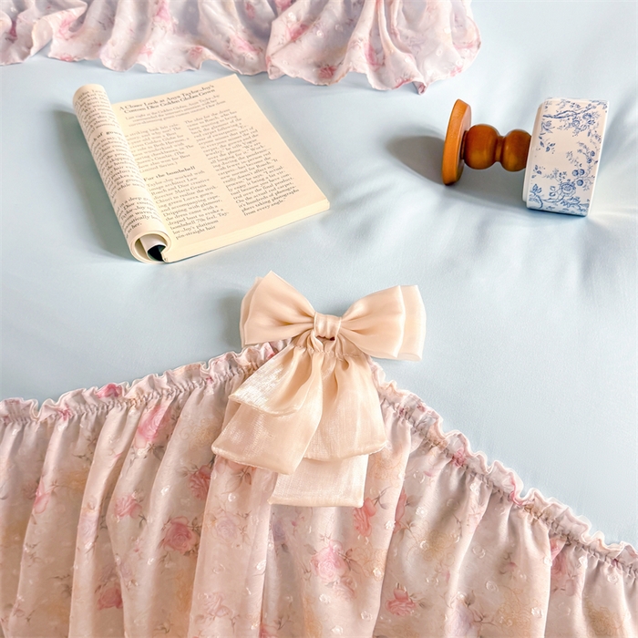 91家纺网 家纺一手货源 找家纺 富盛家纺 2026新款水洗亲肤棉雪纺蕾丝刺绣法式床裙韩版四件套 浪漫主义-蓝