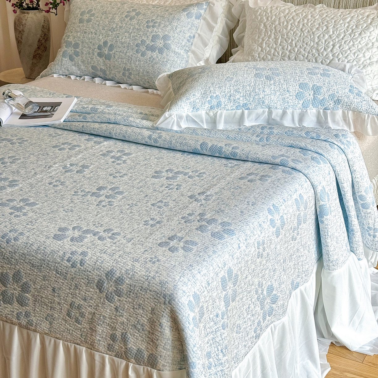 91家纺网 家纺一手货源 找家纺 傲蕾良品 2026新款韩国高分子冰丝软凉席【床裙款】 冰蓝花叙