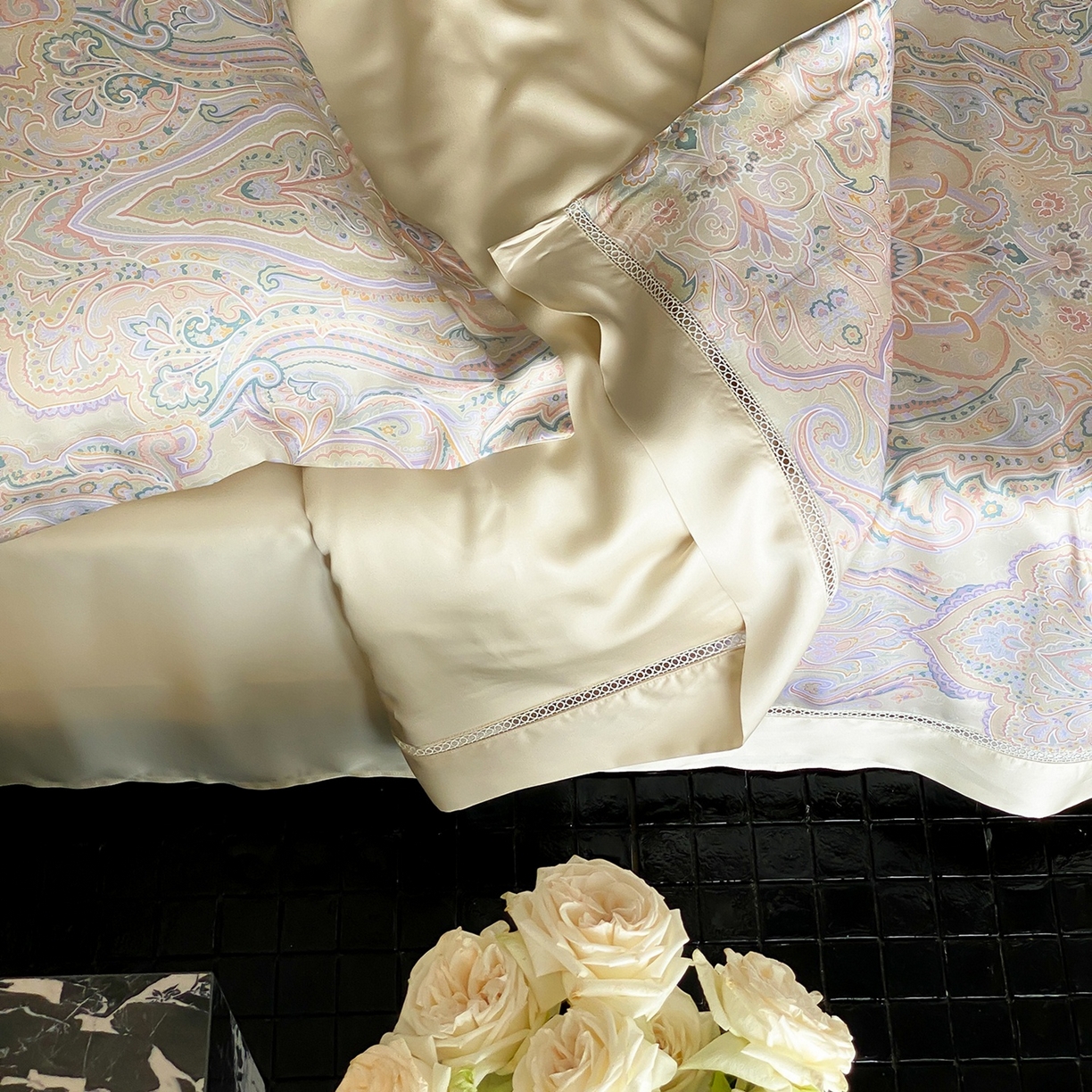 91家纺网 家纺一手货源 找家纺 丽笙被芯 2026新款A类兰精天丝数码印花Naia镂空夏被夏凉被空调被-系列二 切尔西