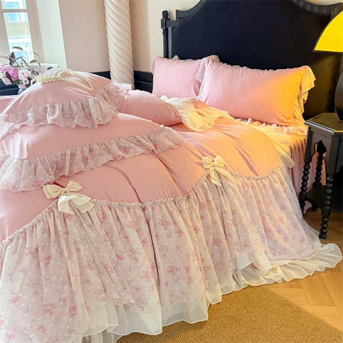 91家纺网 家纺一手货源 找家纺 富盛家纺 2026新款水洗亲肤棉雪纺蕾丝刺绣法式床裙韩版四件套 浪漫主义-豆沙