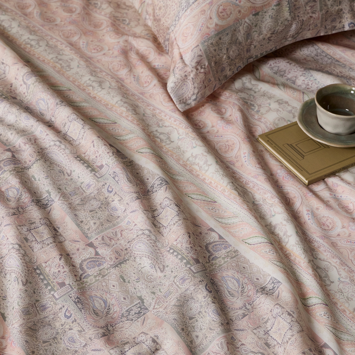 91家纺网 家纺一手货源 找家纺 丽笙被芯 2026新款兰精天丝数码印花蚕丝镂空夏被夏凉被空调被 伊莉安