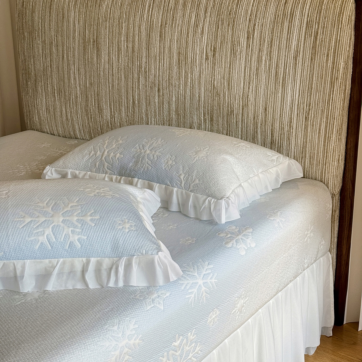 91家纺网 家纺一手货源 找家纺 傲蕾良品 2026新款韩国高分子冰丝软凉席【床裙款】 冰雪奇缘