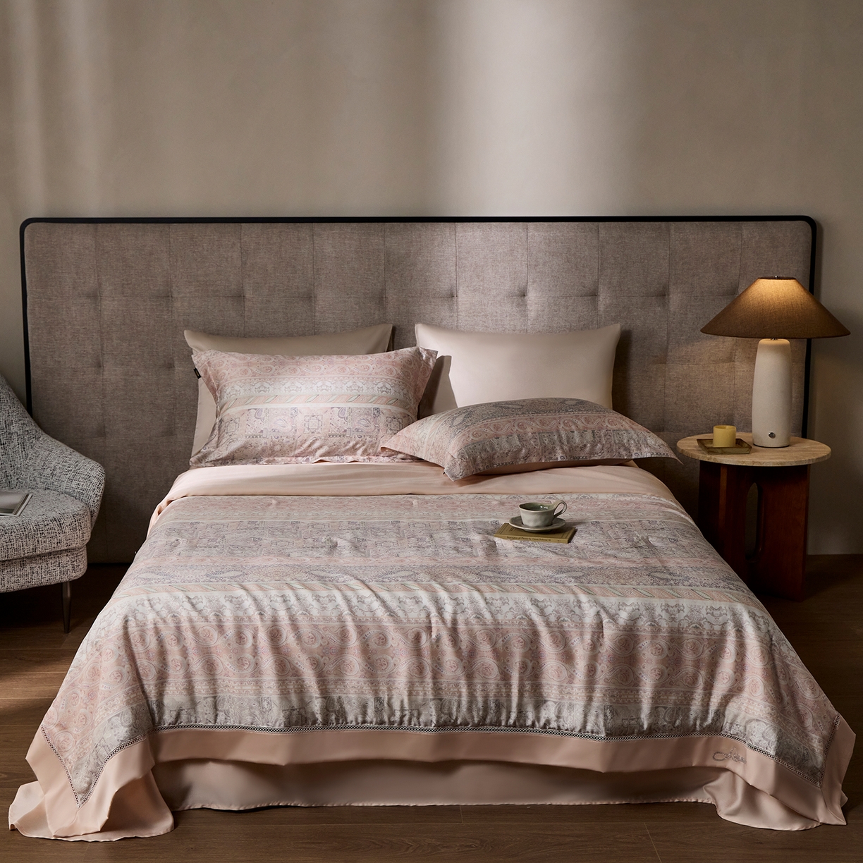 91家纺网 家纺一手货源 找家纺 丽笙被芯 2026新款兰精天丝数码印花蚕丝镂空夏被夏凉被空调被 伊莉安