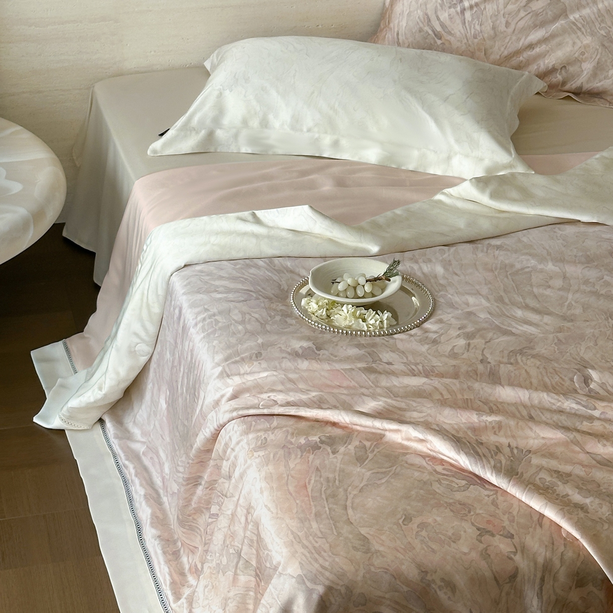 91家纺网 家纺一手货源 找家纺 丽笙被芯 2026新款A类兰精天丝数码印花Naia镂空夏被夏凉被空调被-系列二 瑟拉