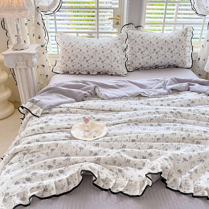 91家纺网 家纺一手货源 找家纺 韩约家纺 2026春夏新款皱皱纱床盖款夏被夏凉被空调被四件套 花语