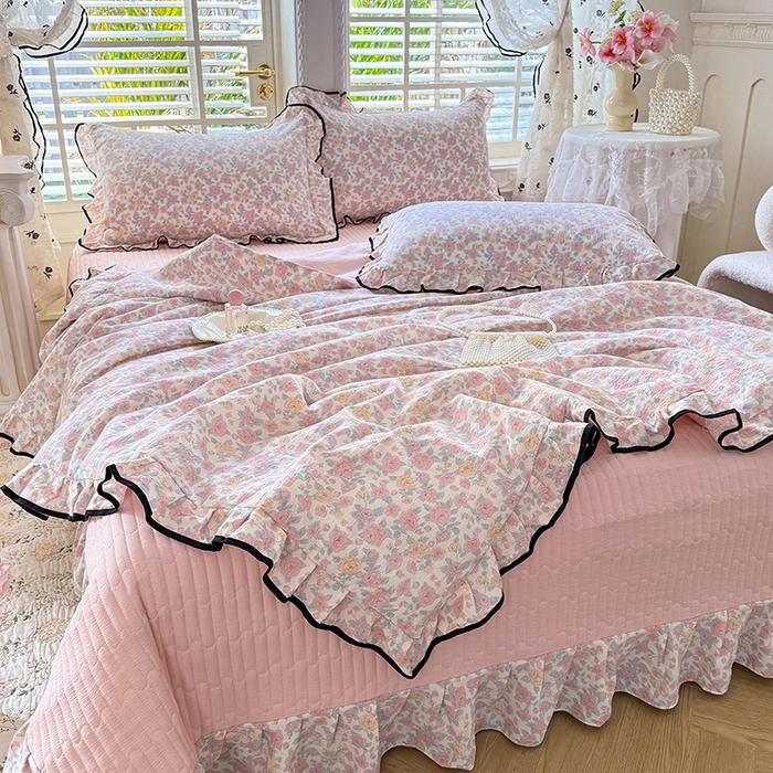 91家纺网 家纺一手货源 找家纺 韩约家纺 2026春夏新款皱皱纱床盖款夏被夏凉被空调被四件套 轻幽花梦