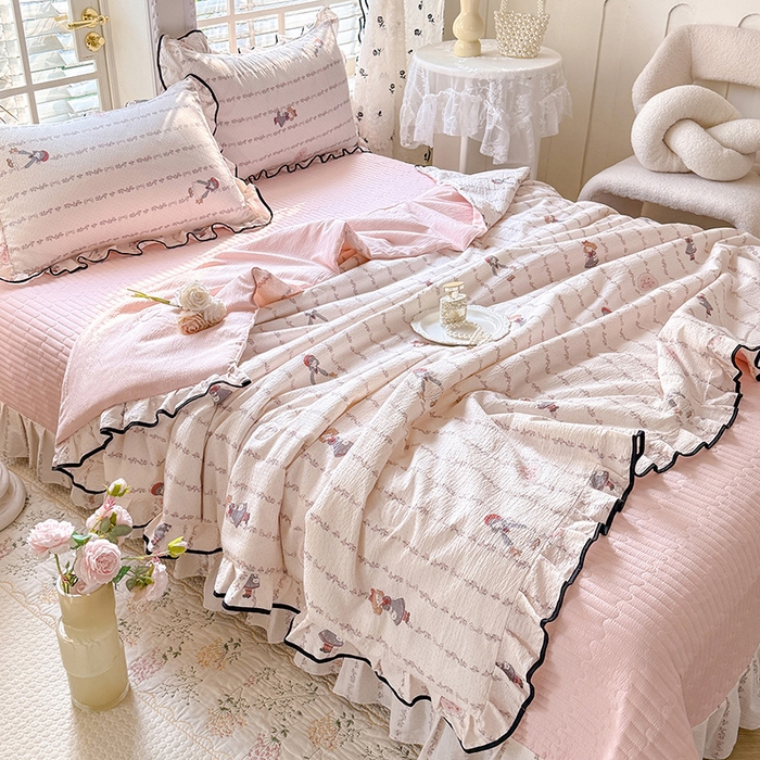 91家纺网 家纺一手货源 找家纺 韩约家纺 2026春夏新款皱皱纱床盖款夏被夏凉被空调被四件套 俏女孩